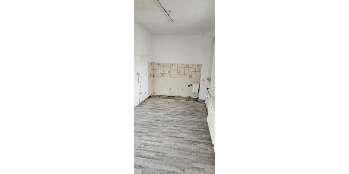 Etagenwohnung Neunkirchen Heinitz - 3 Zimmer, 92 m&sup2;, 650&euro; | Angebot:25883541