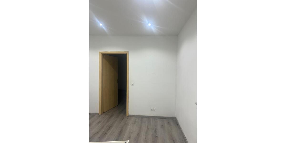 Erdgeschoßwohnung Püttlingen - 3 Zimmer, 75 m&sup2;, 650&euro; | Angebot:25648961