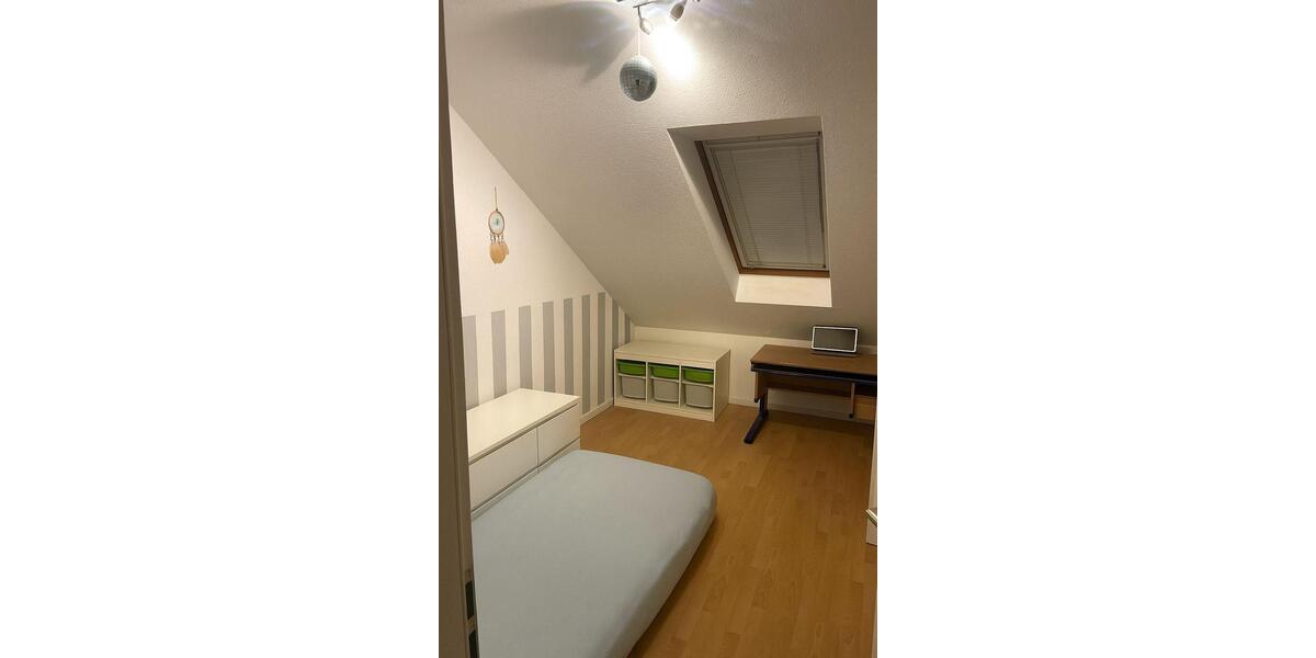 Dachgeschoßwohnung Saarbrücken Kieselhumes - 3 Zimmer, 69 m&sup2;, 769&euro; | Angebot:26656349