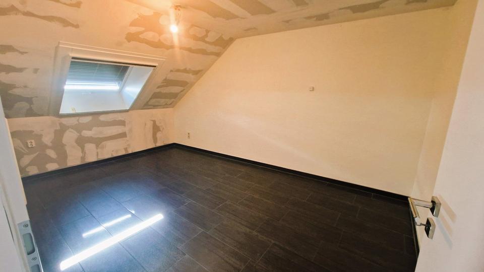 Dachgeschoßwohnung Sulzbach (Saar) - 4 Zimmer, 78 m&sup2;, 550&euro; | Angebot:25908093