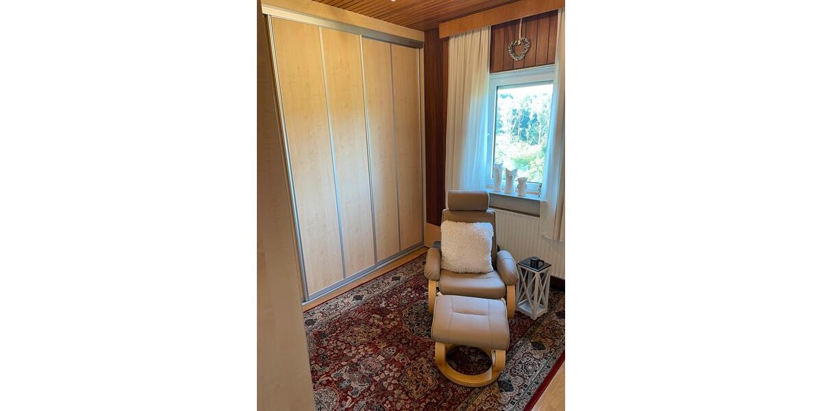 Reihenhaus Neunkirchen Heinitz - 8 Zimmer, 250 m&sup2;, 375.000&euro; | Angebot:23120743