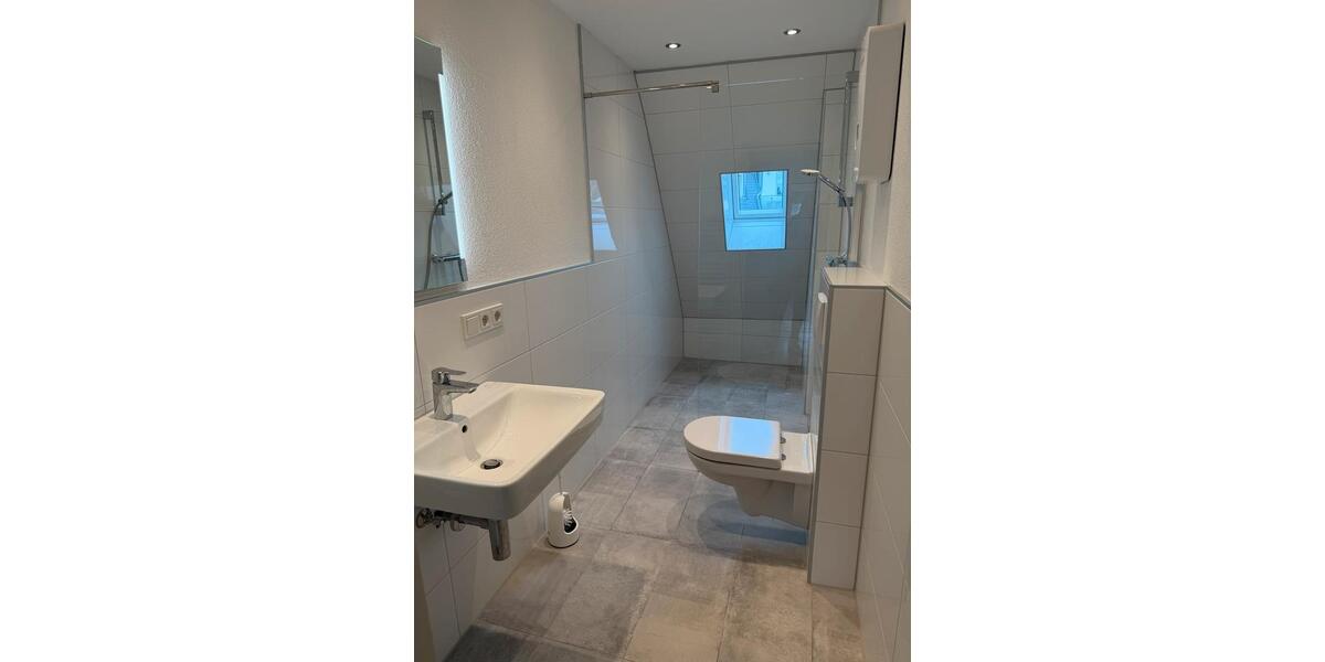 Dachgeschoßwohnung Saarbrücken Kieselhumes - 4 Zimmer, 65 m&sup2;, 1.000&euro; | Angebot:25830978