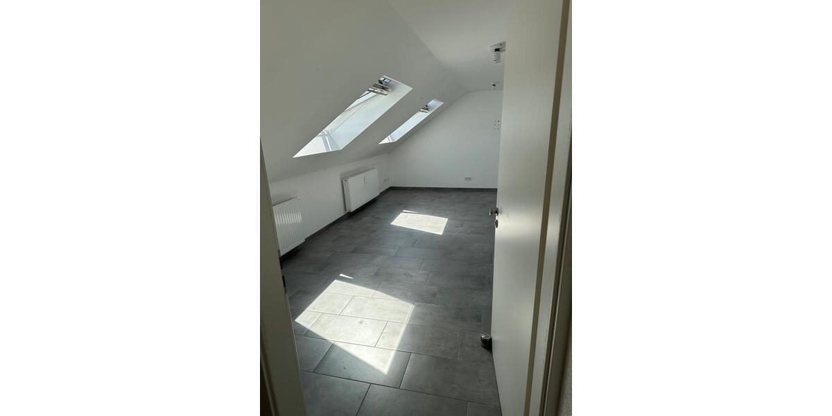 Dachgeschoßwohnung Saarlouis - 1 Zimmer, 50 m&sup2;, 600&euro; | Angebot:25592289