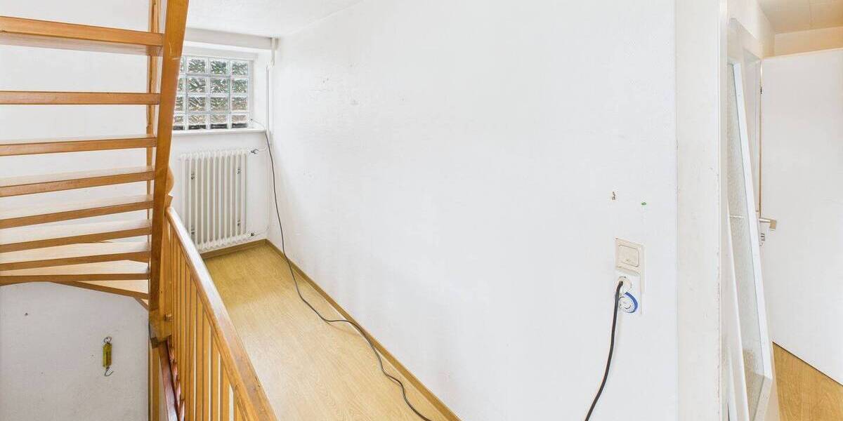 Einfamilienhaus Saarbrücken Klarenthal - 1 Zimmer, 278 m&sup2;, 170.000&euro; | Angebot:25687197