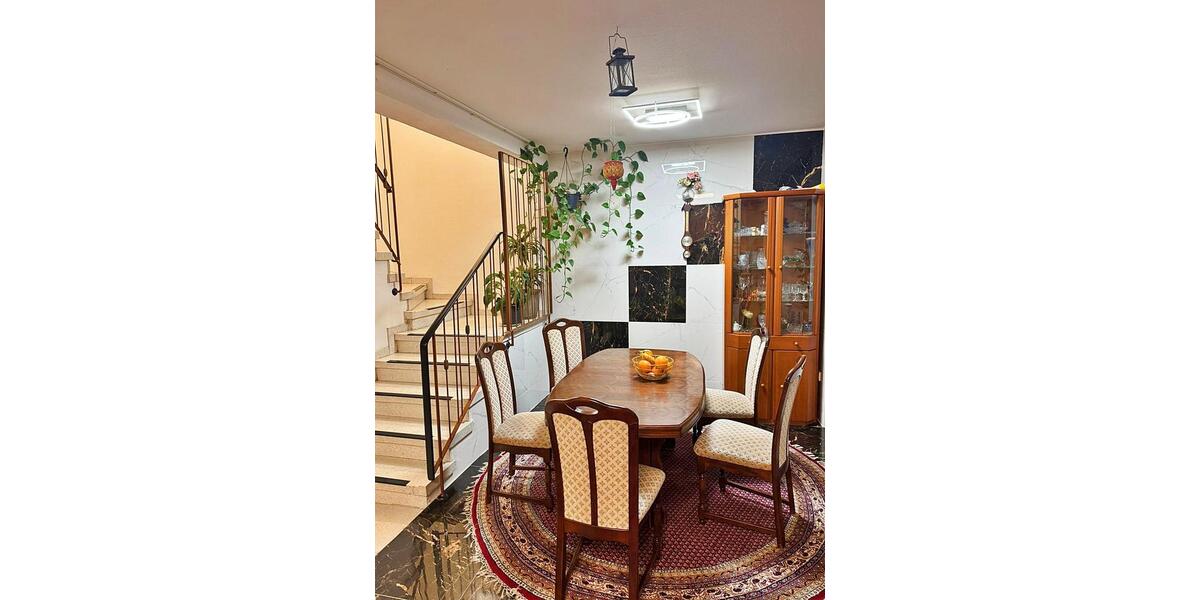 Reihenhaus Saarbrücken St. Arnual - 8 Zimmer, 170 m&sup2;, 319.000&euro; | Angebot:25403151