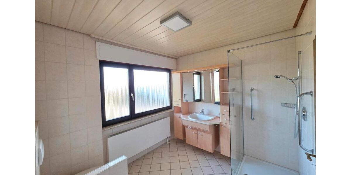 Maisonettenwohnung Lebach - 6 Zimmer, 205 m&sup2;, 1.250&euro; | Angebot:26699852