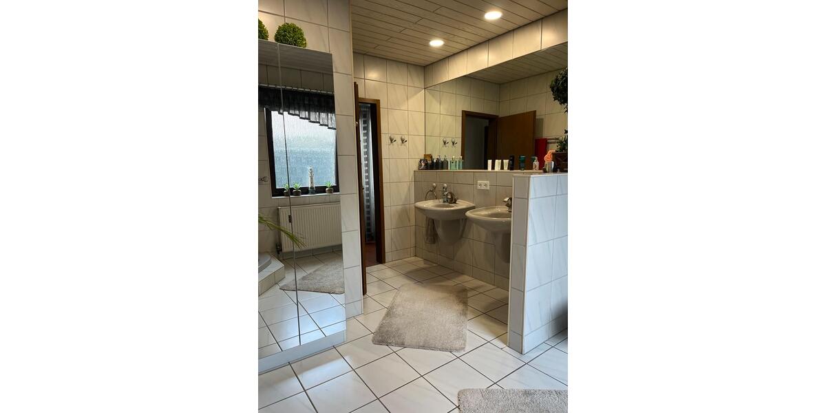 Villa Schwalbach - 8 Zimmer, 400 m&sup2;, 550.000&euro; | Angebot:26676079