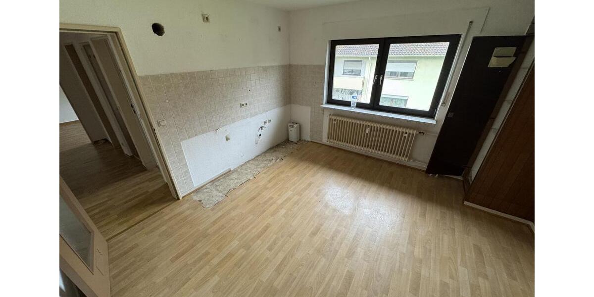 Etagenwohnung Saarbrücken Neue Bremm - 4 Zimmer, 91 m&sup2;, 830&euro; | Angebot:23408608