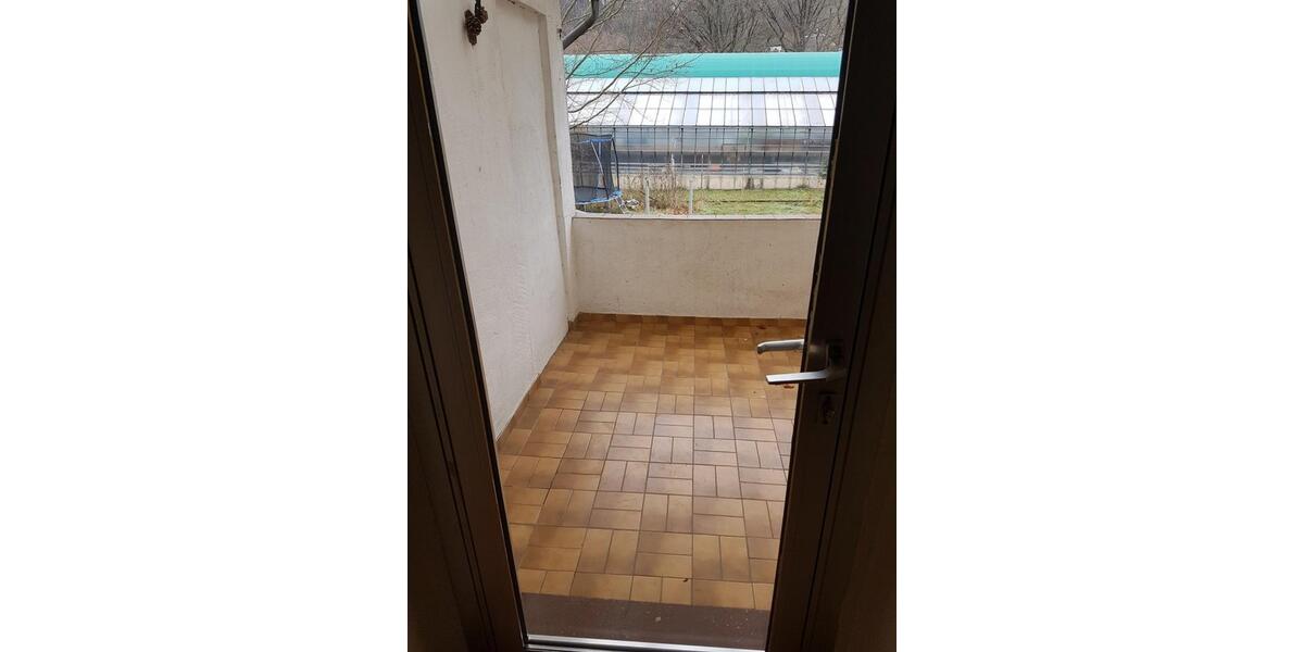 Etagenwohnung Saarbrücken West - 5 Zimmer, 100 m&sup2;, 950&euro; | Angebot:25923726