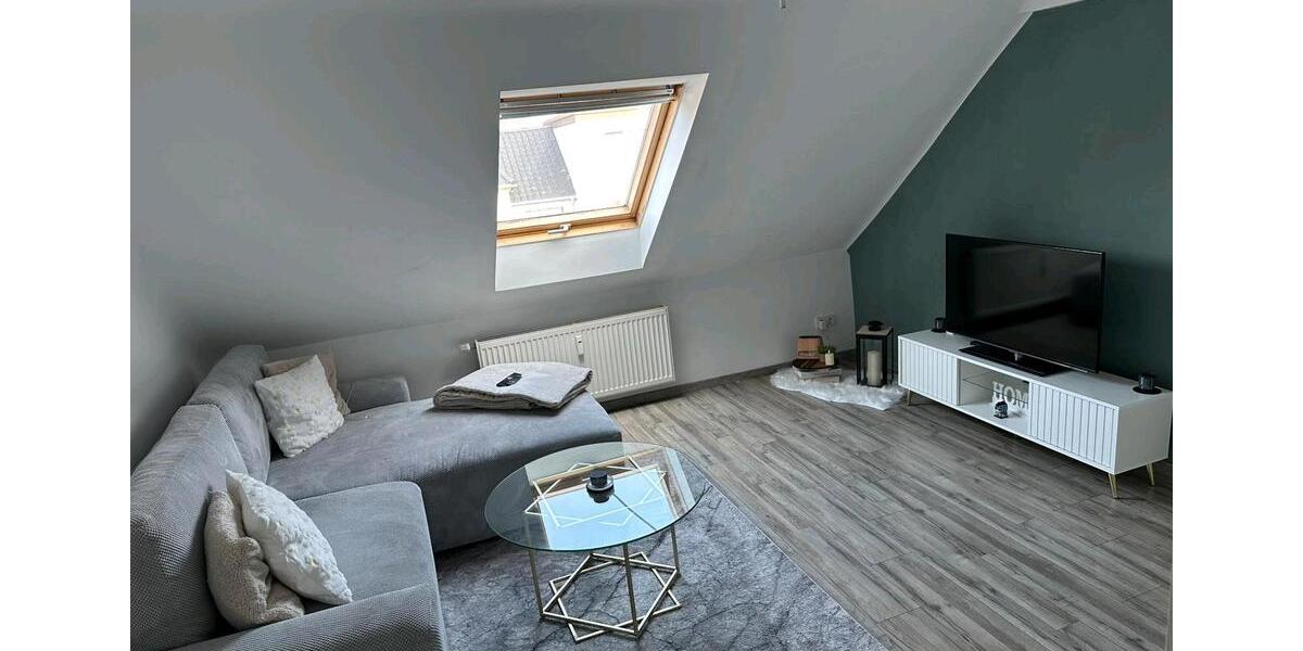 Dachgeschoßwohnung Schwalbach - 2 Zimmer, 60 m&sup2;, 450&euro; | Angebot:25954756