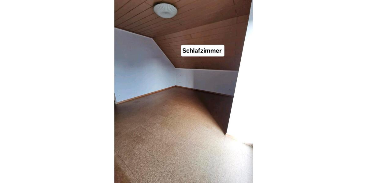 Dachgeschoßwohnung Ottweiler - 3 Zimmer, 90 m&sup2;, 650&euro; | Angebot:25856542