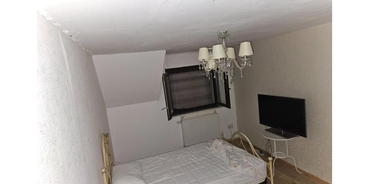 Etagenwohnung Saarbrücken Dudweiler - 4 Zimmer, 90 m&sup2;, 580&euro; | Angebot:25752721