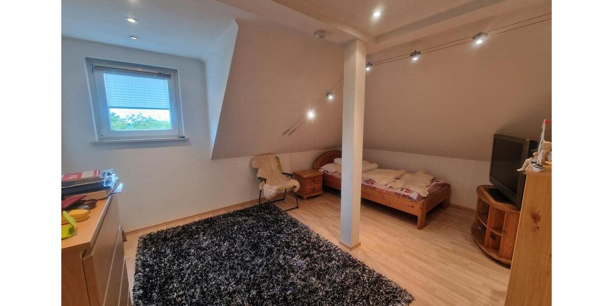 Dachgeschoßwohnung Saarbrücken Brebach-Fechingen - 4 Zimmer, 83 m&sup2;, 129.000&euro; | Angebot:26705534