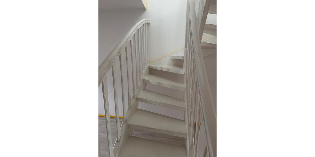 Dachgeschoßwohnung Saarbrücken Kieselhumes - 4 Zimmer, 65 m&sup2;, 1.000&euro; | Angebot:25830978