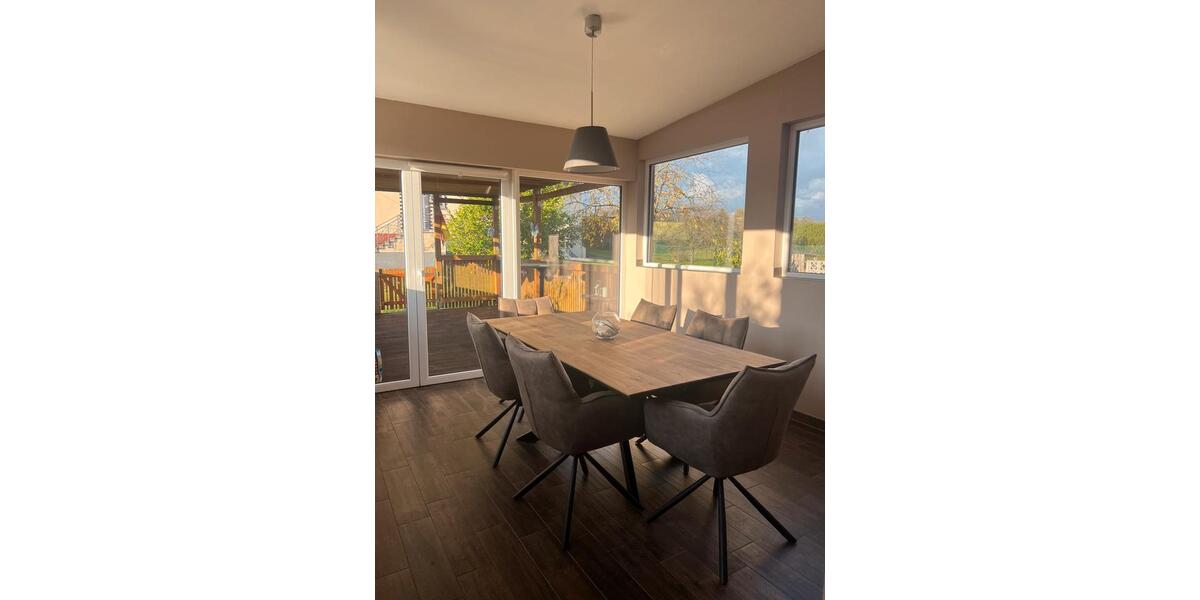 Etagenwohnung Rehlingen-Siersburg Siersburg - 5 Zimmer, 170 m&sup2;, 1.700&euro; | Angebot:25807378