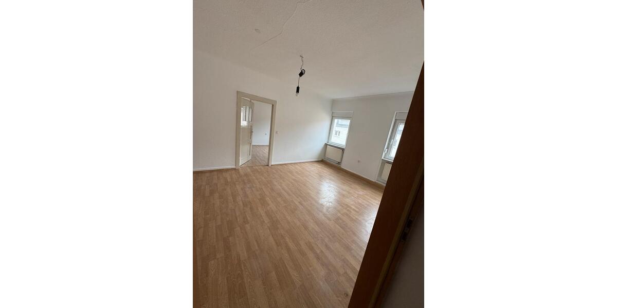 Etagenwohnung Saarbrücken - 3 Zimmer, 67 m&sup2;, 600&euro; | Angebot:25842163