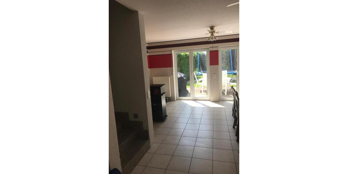 Reihenhaus Ottweiler - 3 Zimmer, 129 m&sup2;, 1.200&euro; | Angebot:24336021