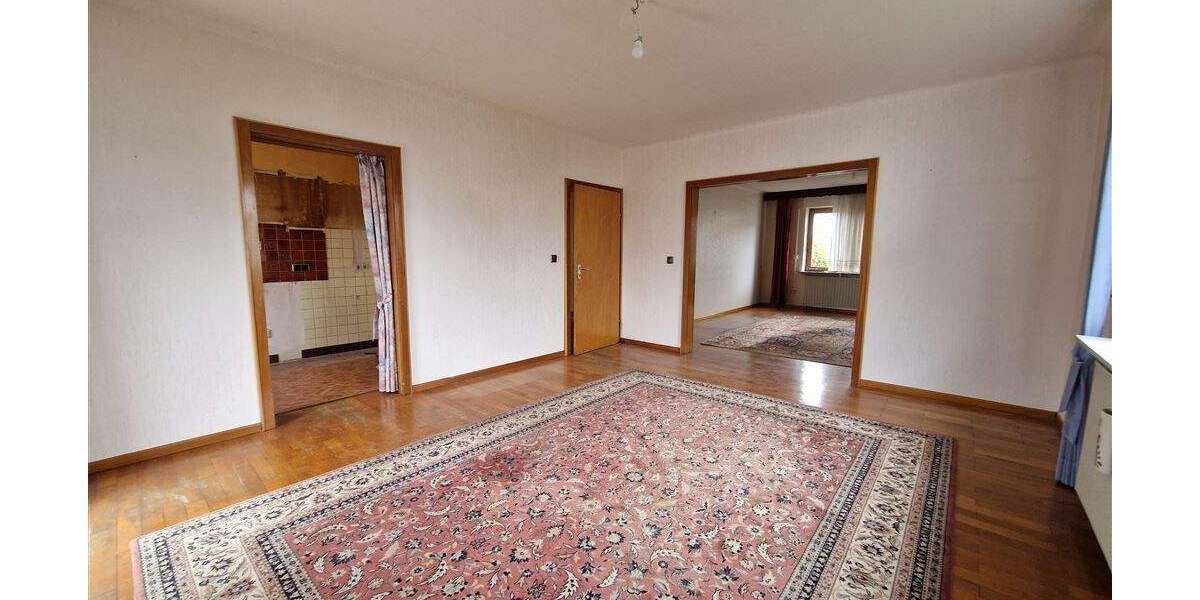 Einfamilienhaus Tholey - 8 Zimmer, 150 m&sup2;, 200.000&euro; | Angebot:25661343