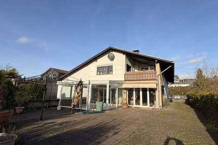 Haus Lebach - 10 Zimmer, 350 m&sup2;, 380.000&euro; | Angebot:24701196