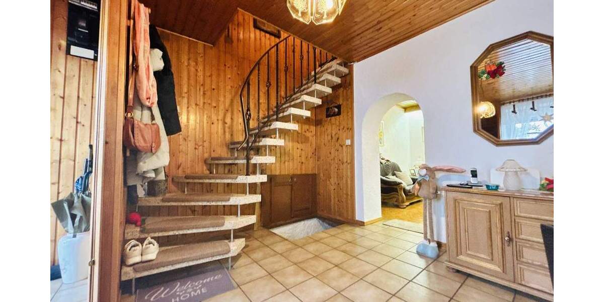 Einfamilienhaus Saarbrücken Dudweiler - 6 Zimmer, 115 m&sup2;, 125.000&euro; | Angebot:25801874