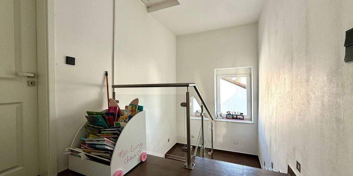 Freistehendes EFH mit großem Garten, Terrasse & Erweiterungspotenzial - saniert, neue Heizung (2023) - Einfamilienhaus Lebach | Angebot:25703541