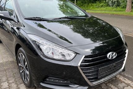 Hyundai i40 156.000 km 10.990 &euro; Lebach 66822