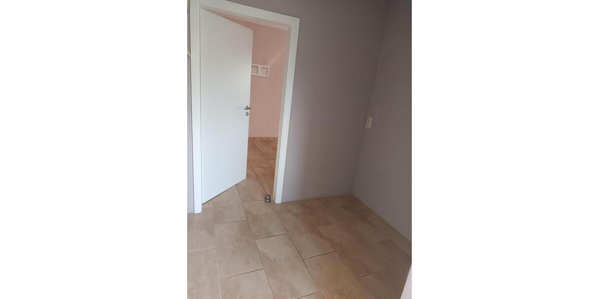 Erdgeschoßwohnung Beckingen - 3 Zimmer, 130 m&sup2;, 975&euro; | Angebot:25572199