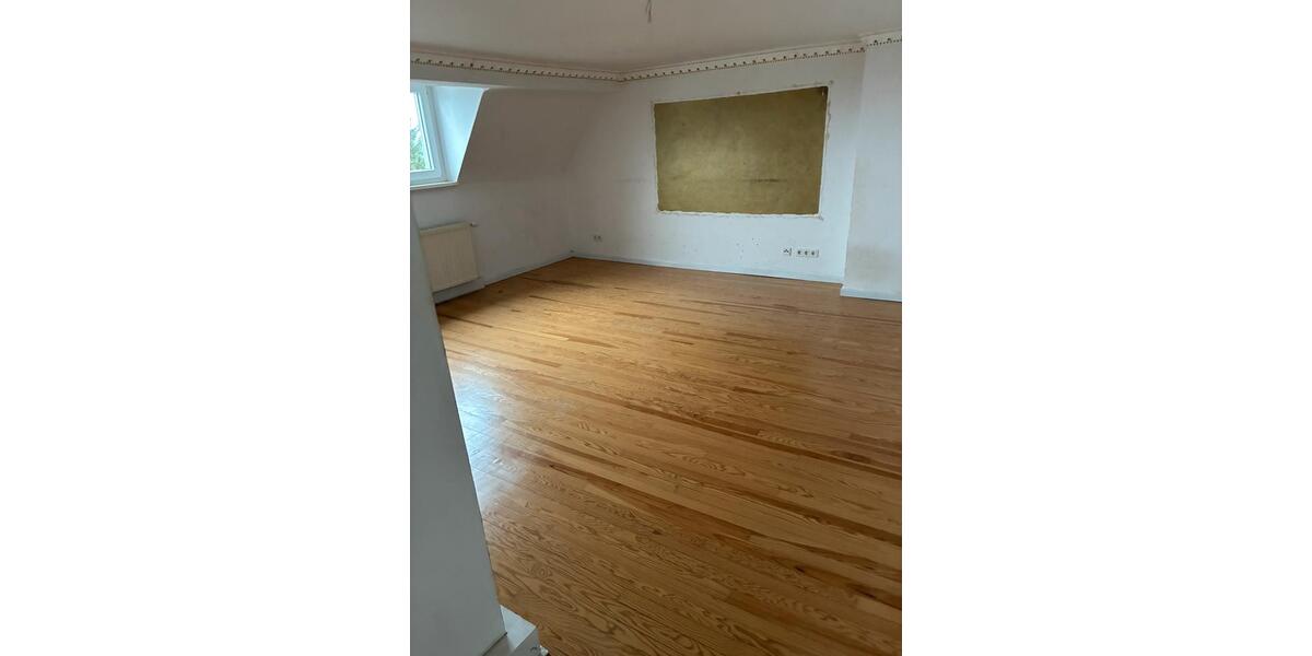 Dachgeschoßwohnung Saarbrücken - 3 Zimmer, 82 m&sup2;, 620&euro; | Angebot:25566479