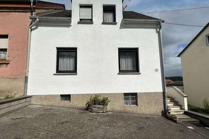 Haus Wadgassen - 4 Zimmer, 120 m&sup2;, 148.000&euro; | Angebot:23015249