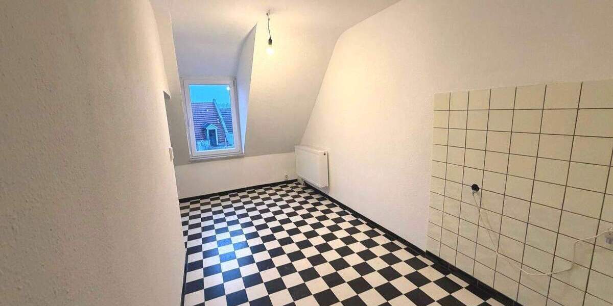 Etagenwohnung Saarbrücken St Johann - 3 Zimmer, 74 m&sup2;, 630&euro; | Angebot:25734880