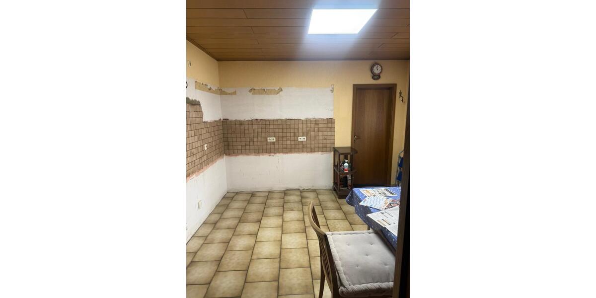 Doppelhaushälfte Kirkel - 10 Zimmer, 230 m&sup2;, 340.000&euro; | Angebot:24868755