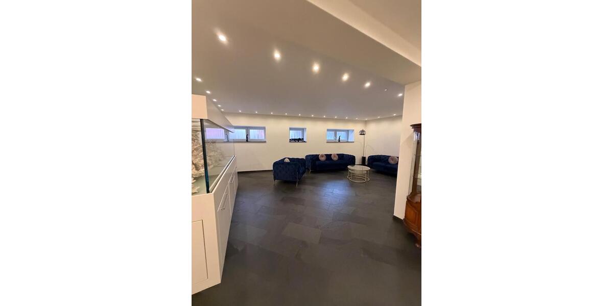 Doppelhaushälfte Eppelborn - 6 Zimmer, 230 m&sup2;, 1.700&euro; | Angebot:25397379