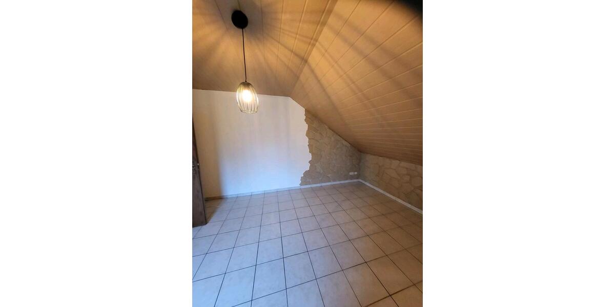 Dachgeschoßwohnung Saarlouis - 1 Zimmer, 70 m&sup2;, 600&euro; | Angebot:25539817