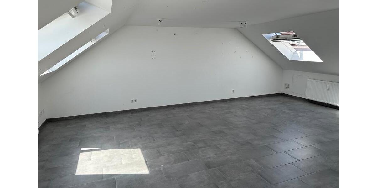 Dachgeschoßwohnung Saarlouis - 1 Zimmer, 50 m&sup2;, 600&euro; | Angebot:25592289