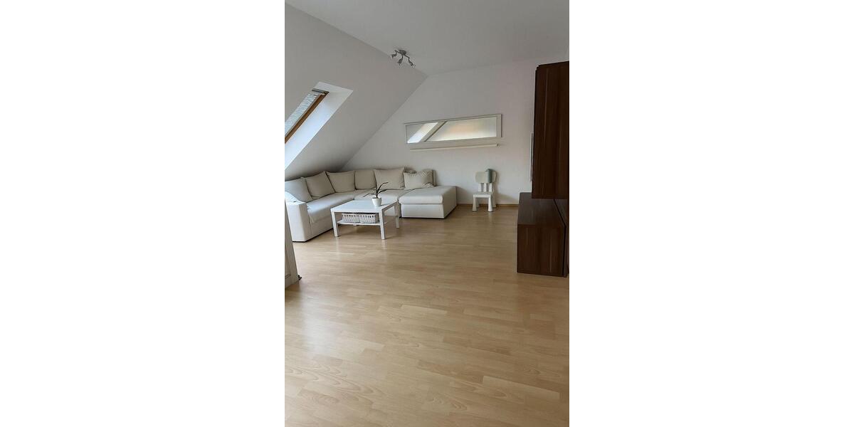 Dachgeschoßwohnung Saarbrücken Kieselhumes - 3 Zimmer, 69 m&sup2;, 769&euro; | Angebot:26656349