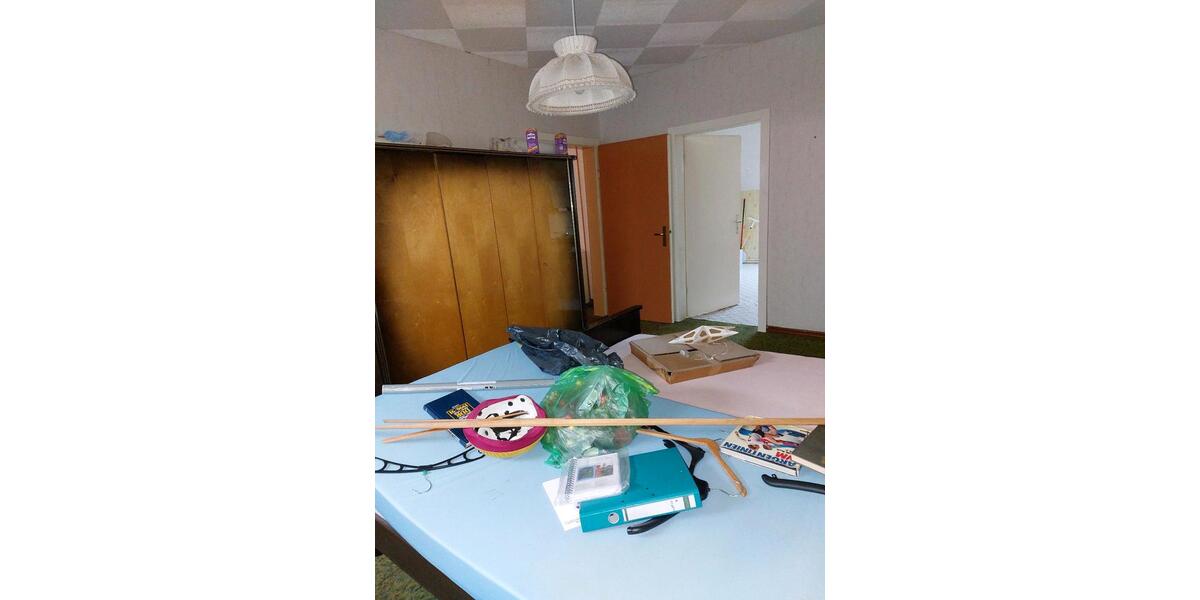 Einfamilienhaus Überherrn - 7 Zimmer, 160 m&sup2;, 180.000&euro; | Angebot:24352512