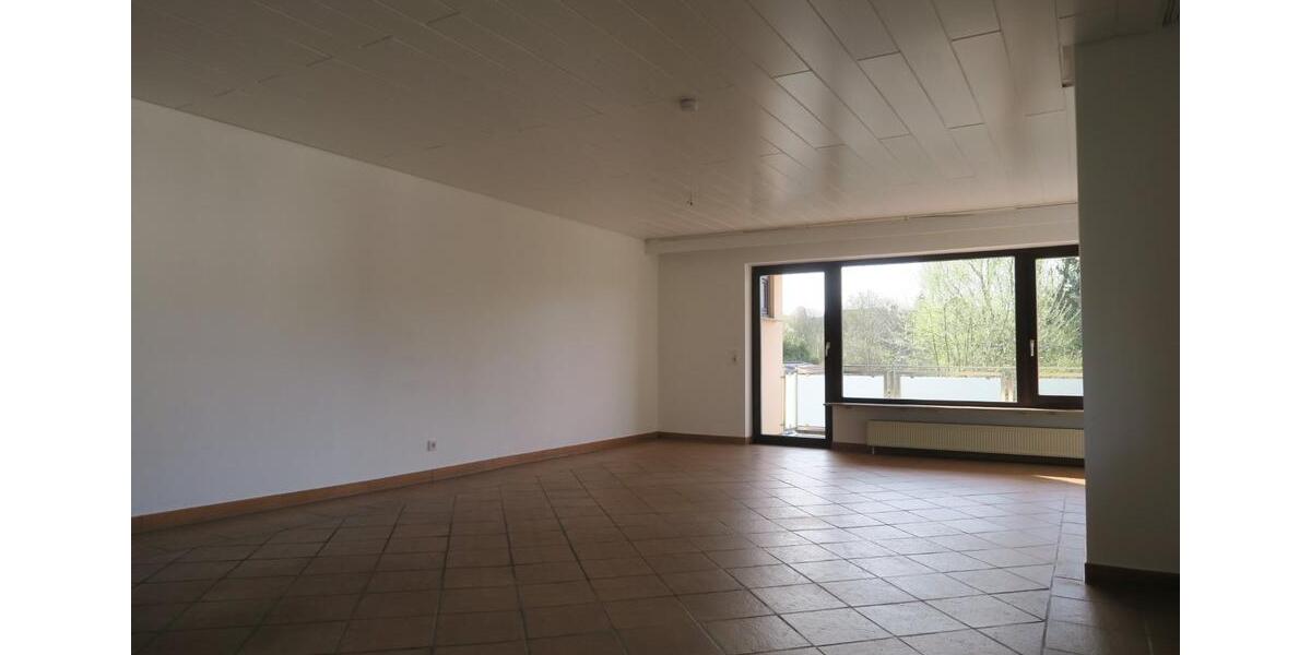 Erdgeschoßwohnung Schwalbach - 3 Zimmer, 113 m&sup2;, 900&euro; | Angebot:25932875