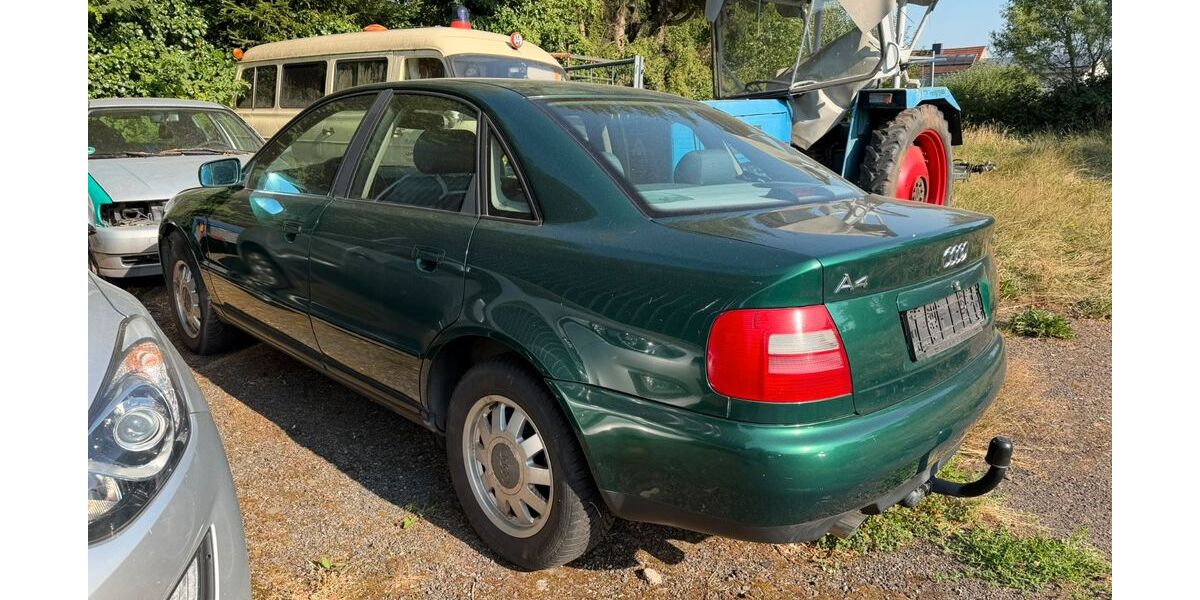 Audi A4 128.000 km 2.450 &euro; Merchweiler-Wemmetsweiler 66589