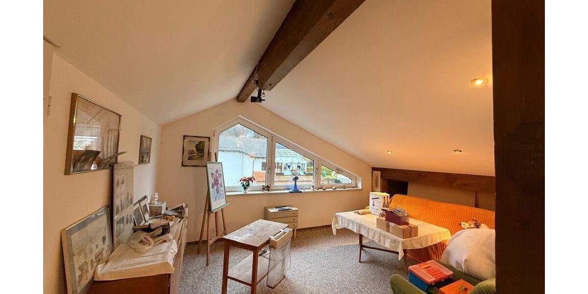 Doppelhaushälfte Saarbrücken-Dudweiler Dudweiler - 8 Zimmer, 196 m&sup2;, 449.000&euro; | Angebot:25695568