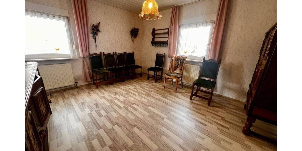 Etagenwohnung Saarbrücken Bischmisheim - 5 Zimmer, 94 m&sup2;, 90.000&euro; | Angebot:26454187