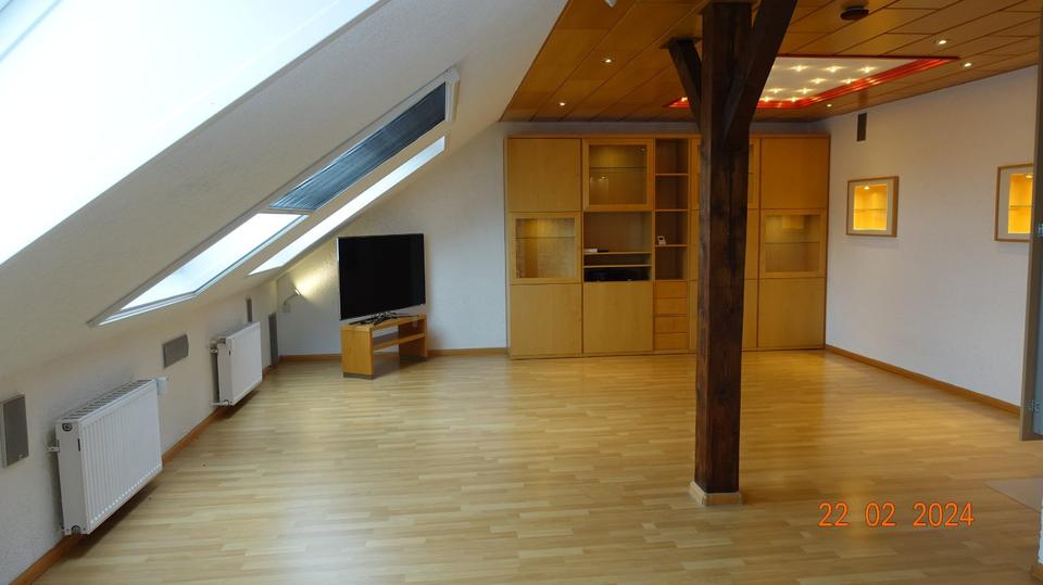 Dachgeschoßwohnung Saarbrücken West - 3 Zimmer, 83 m&sup2;, 570&euro; | Angebot:26630201