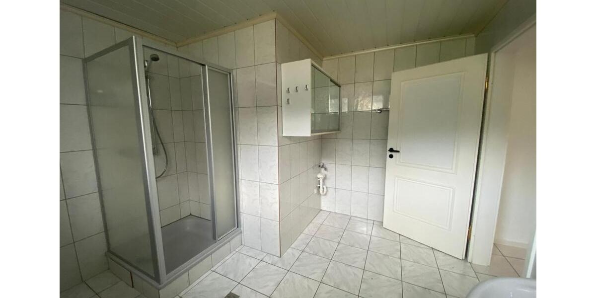 Etagenwohnung Saarbrücken West - 2 Zimmer, 80 m&sup2;, 700&euro; | Angebot:24430845