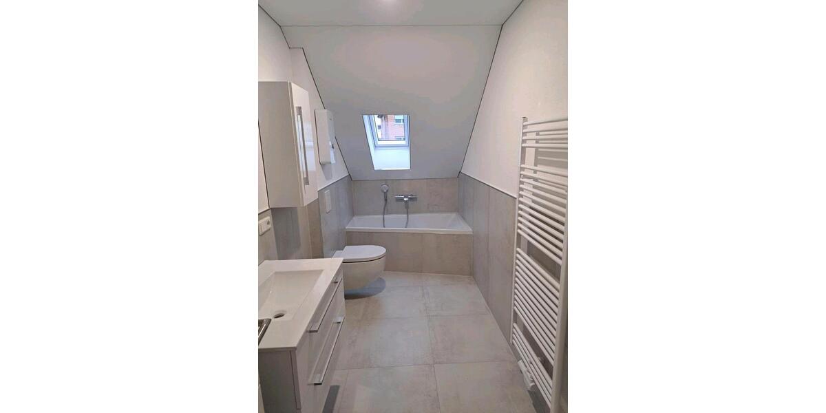 Dachgeschoßwohnung Homburg - 5 Zimmer, 125 m&sup2;, 1.250&euro; | Angebot:26690512