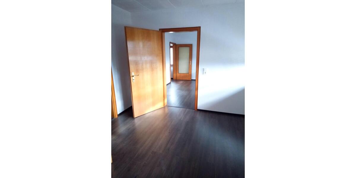 Einfamilienhaus Heusweiler - 4 Zimmer, 120 m&sup2;, 1.000&euro; | Angebot:26692027