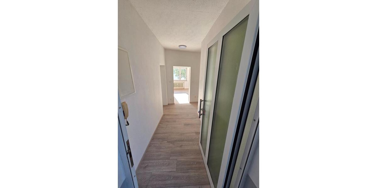 Etagenwohnung Saarbrücken Neue Bremm - 4 Zimmer, 100 m&sup2;, 1.000&euro; | Angebot:26689397