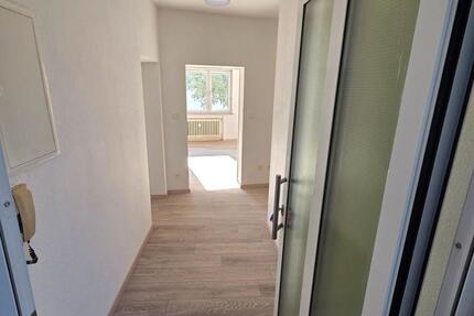 Wohnung Saarbrücken Neue Bremm - 4 Zimmer, 100 m&sup2;, 1.000&euro; | Angebot:26689397