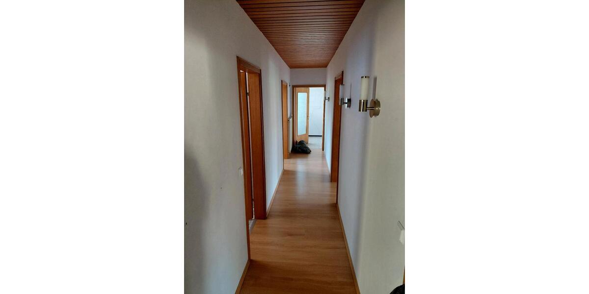 Etagenwohnung Schiffweiler - 4 Zimmer, 100 m&sup2;, 690&euro; | Angebot:25905779