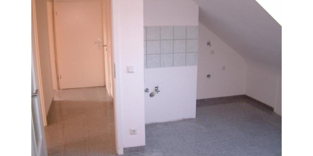 Dachgeschoßwohnung Saarbrücken Malstatt - 2 Zimmer, 53 m&sup2;, 480&euro; | Angebot:25960919