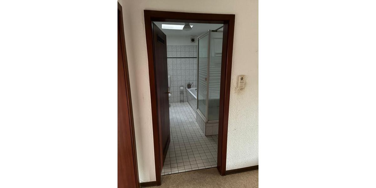 Etagenwohnung Saarbrücken Eschberg - 3 Zimmer, 85 m&sup2;, 750&euro; | Angebot:24308199