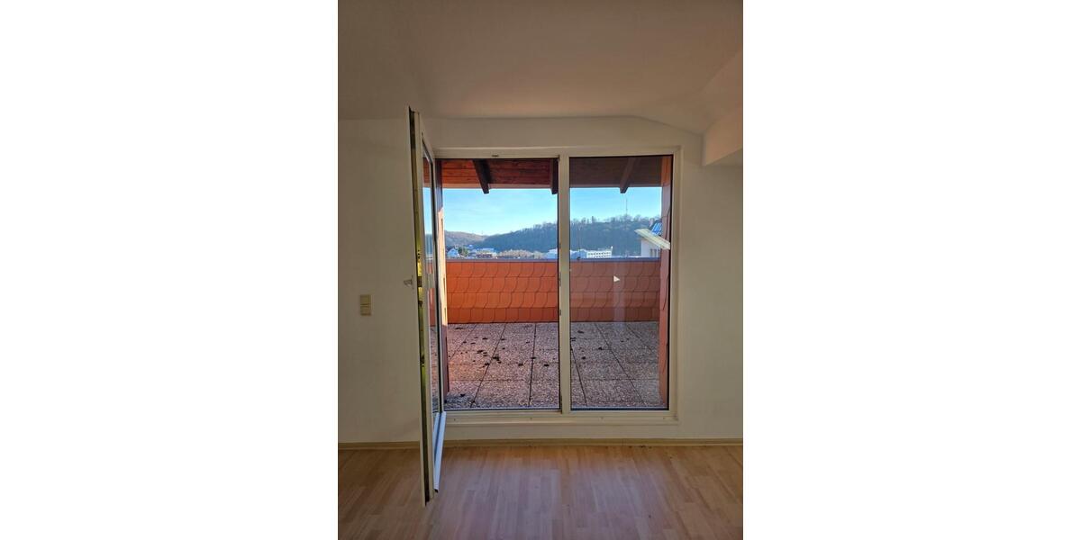 Dachgeschoßwohnung Saarbrücken Kieselhumes - 3.5 Zimmer, 115 m&sup2;, 995&euro; | Angebot:26478630